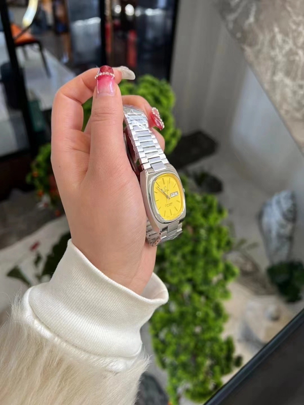 オメガ時計素材ディテール